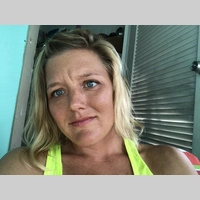 Looking for a roommate in Palm Beach County - Miami