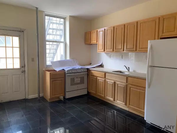 3 bedrooms apartment for rent in Belmont - The Bronx, New York