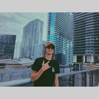 Looking for a roommate in Miami Dade, Miami Beach - Miami