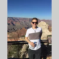 Looking for a roommate in San Fernando Valley, Westside / South Bay - Los Angeles