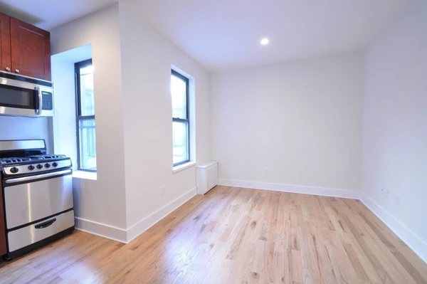 2 bedrooms apartment for rent in Kew Gardens - Queens, New York