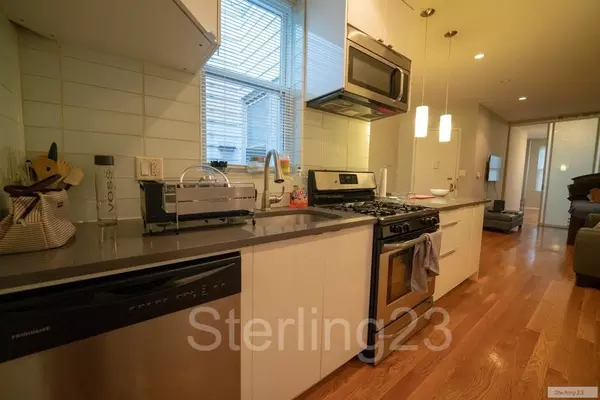 3 bedrooms apartment for rent in Astoria - Queens, New York