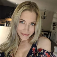 Looking for a roommate in Coastal - San Diego